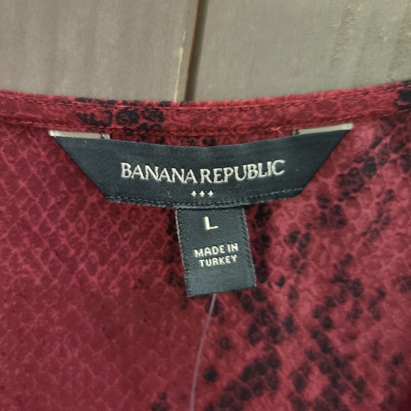 Banana Republic short flutter sleeve blouse Large maroon polyester elastic waist - Picture 2 of 9